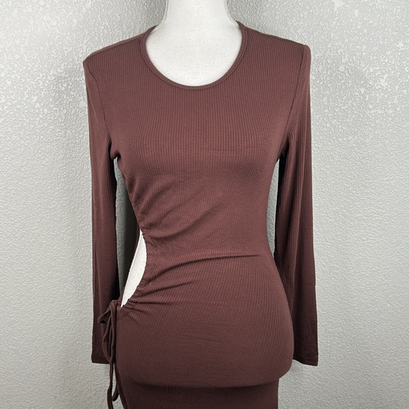 Berlook Chocolate Brown Ribbed Cut Out Long Maxi Dress Size Large New with tags! - Picture 2 of 8